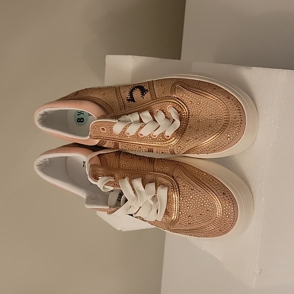 True Religion Women's Esperanza Size 8.5 Sneakers, NWOT - Picture 1 of 5